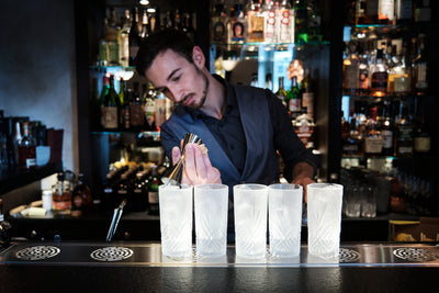 Gin Tonic Bartender Pfiff Bar Innsbruck
